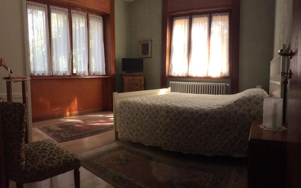 Agriturismo Mezzaluna Hotel Montalto Pavese Szoba fotó